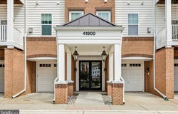 41900 METAMORPHIC Square, ALDIE, VA 20105