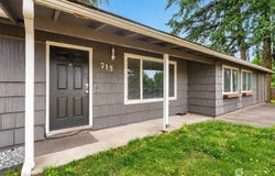 715 Johns Rd E, Parkland, WA 98445
