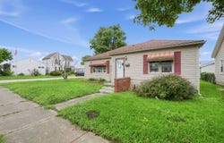 137 N 8th St, Greenfield, OH 45123