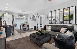 2324 Maynard Avenue, Waterloo, IA 50701