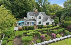 47 Shore Road, Stony Brook, NY 11790