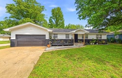 1201 W Edgewood Street, Springfield, MO 65807