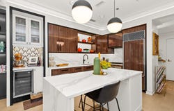 10 E Delaware Place, Chicago, IL 60611