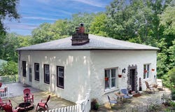 11 Forest Place, Lake Peekskill, NY 10537