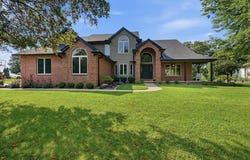 655 Deer Lakes Drive, Goodfield, IL 61742