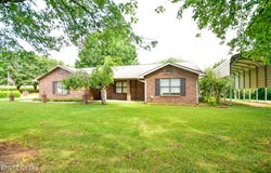 3288 River Pointe Circle, Kodak, TN 37764