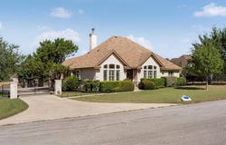 691 Broken Lance Dr, Dripping Springs, TX 78620