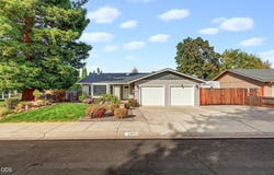2867 Spring Hills Drive, Medford, OR 97504