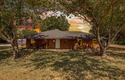3211 Bluegrass Drive, Midlothian, TX 76065