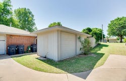 2814 Edgewood Dr, Enid, OK 73703