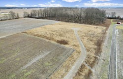 2112 Horseshoe Road, Delaware, OH 43015