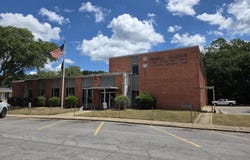 14 N 3rd St, Bay Springs, MS 39422