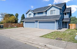 789 WHITHAM Way, Harrisburg, OR 97446