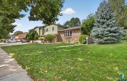 708 E Alder Ln, Sioux Falls, SD 57105