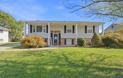6333 Greenway Dr, Roanoke, VA 24019