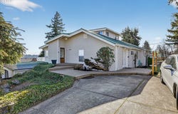 2088 OAK St, WestLinn, OR 97068