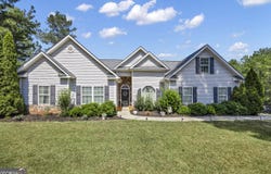 10 PINE SHADOW Circle, Covington, GA 30016