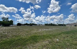 1204 SE 9th Court, Cape Coral, FL 33990