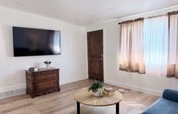 4682 S GREENVALLEY Dr, Murray, UT 84107
