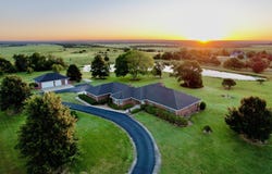 795 US 75 Hwy, Burlington, KS 66839