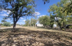 304 E Hunt St, Pleasanton, TX 78064
