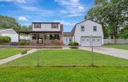 46 Pentmoor Drive, Mastic, NY 11950
