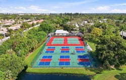 509 LAKESIDE Drive, BRADENTON, FL 34210