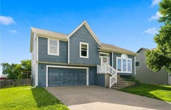 19985 CRESTONE Street, Spring Hill, KS 66083