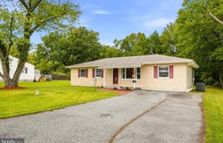 201 CEDAR LN, EDGEWATER, MD 21037