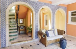 4812 Pine Tree Dr, Miami Beach, FL 33140