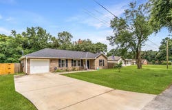 4866 Lamar Dr, Pace, FL 32571
