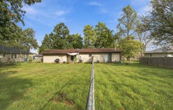202 W Sycamore Street, Nixa, MO 65714