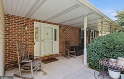 90 STEFFIE Drive, MOUNT WOLF, PA 17347