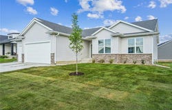 1410 Echo Ridge Ln, Marion, IA 52302