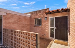 121 W Vista Grande Drive, Tucson, AZ 85704