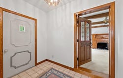 143 E Luther Ave, Oconomowoc, WI 53066