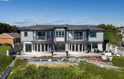 2488 BEACH LOOP Dr, Bandon, OR 97411