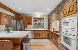121 Saeger Ave, Oconomowoc, WI 53066
