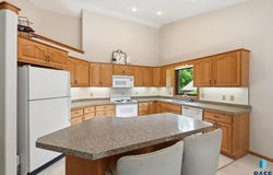 3021 Ralph Rogers Rd Rd, Sioux Falls, SD 57108