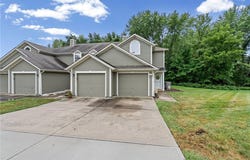 6066 NE Moonstone Drive, Lee's Summit, MO 64064