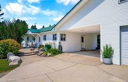 221 Schell Rd, Sagle, ID 83860