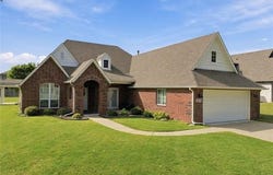 6010 S 15th Place, Broken Arrow, OK 74011