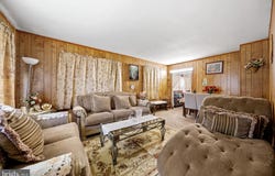 1 PAGE Avenue, BARRINGTON, NJ 08007