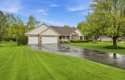 706 Silver Glen Road, McHenry, IL 60050