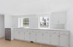 4 Townsend St, Pepperell, MA 01463