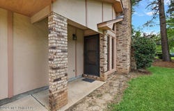 5209 Sycamore Drive, Jackson, MS 39212