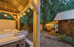 66537 E MOUNTAIN AIR Dr, Welches, OR 97067
