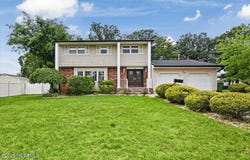 8 Dusko Drive, Parlin, NJ 08859
