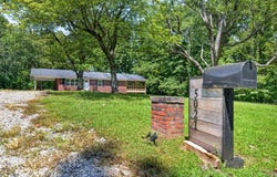 5021 Eagles Cove Rd, Byrdstown, TN 38549