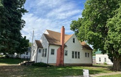 902 Redick Ave., Creighton, NE 68729